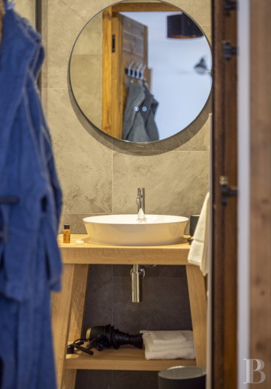 A former village house completely renovated to create a luxurious chalet in Tignes-les-Brévières in Savoie - photo  n°19